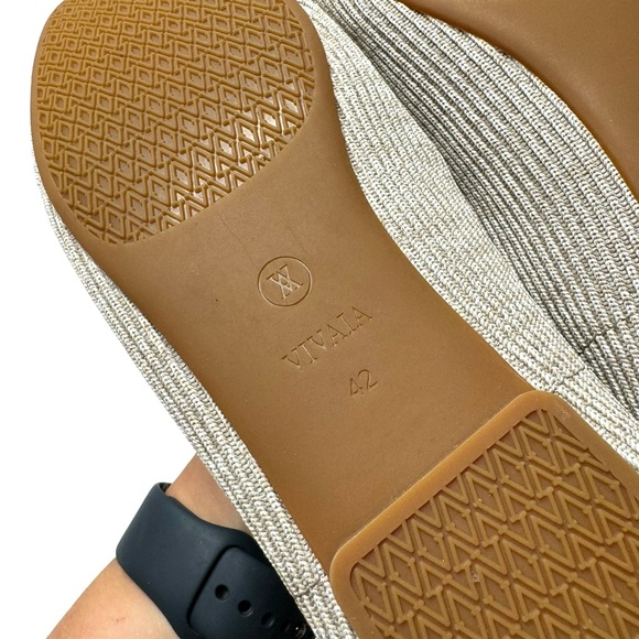 Vivaia | NEW Square-Toe V-Cut Flats (Margot 2.0) in Oatmilk 42 - Picture 5 of 13